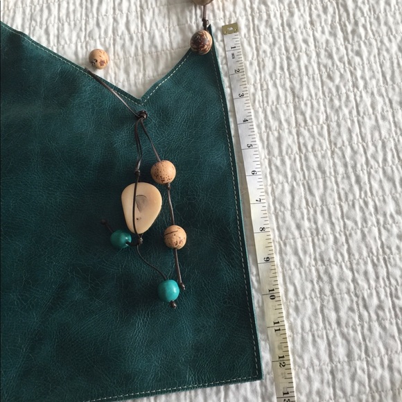 Sulay Rodriguez teal leather abstract sized handbag w/natural shoulder strap - Picture 9 of 10